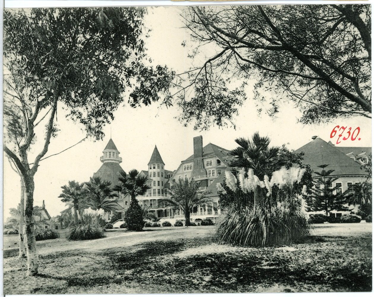 1905 postcard of Hotel del Coronado